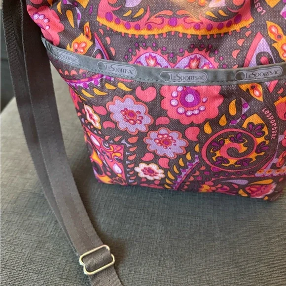 LeSportsac Floral Crossbody/Shoulder Bag - Picture 3 of 8